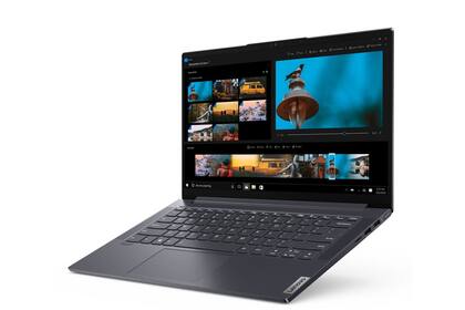 Elegante y muy portátil. La Yoga Slim 7 de Lenovo es ideal para las madres multitasking, gracias a su rendimiento y movilidad. Tiene una pantalla de 14” y posee una batería de hasta 14 horas de duración. Sus sensores registran la ausencia del usuario y reconocen su cara cuando vuelve, iniciando sesi