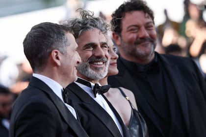 Elegante y sonriente, Sbaraglia posó para los fotógrafos junto al director Guillaume Canet, el actor francés Denis Menochet y Cotillard