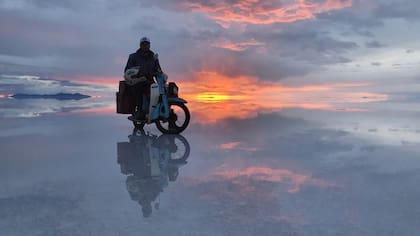 “Elegir un lugar es difícil porque depende de para qué lo querés, y porque cada uno tiene lo suyo”, explica Imhoff. “Para visitar, te diría el Salar de Uyuni en Bolivia".
