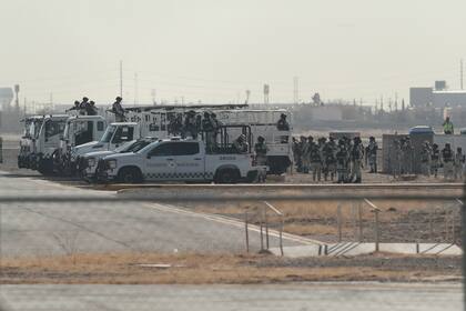 Elementos de la Guardia Nacional llegan a Ciudad Juárez, México, el martes 4 de febrero de 2025 para reforzar la frontera del país con Estados Unidos.