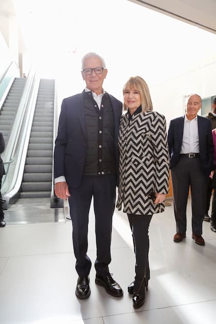 Elena Blomberg de Esteves le agradeció a Eduardo Costantini el nombramiento de la nueva Sala de la Colección Permanente