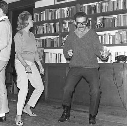 Elena Garro y Gabriel García Márquez rockeando