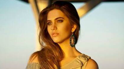 Elena Roca tiene 24 años, es modelo y estudia periodismo