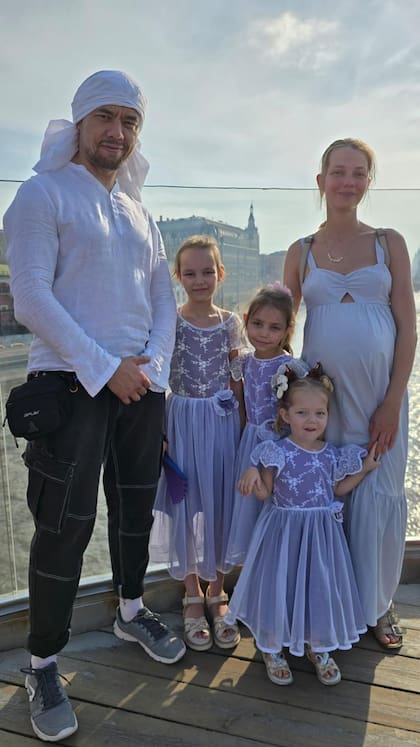 Elena Sapozhnikova y su familia ya están de vuelta en Moscú