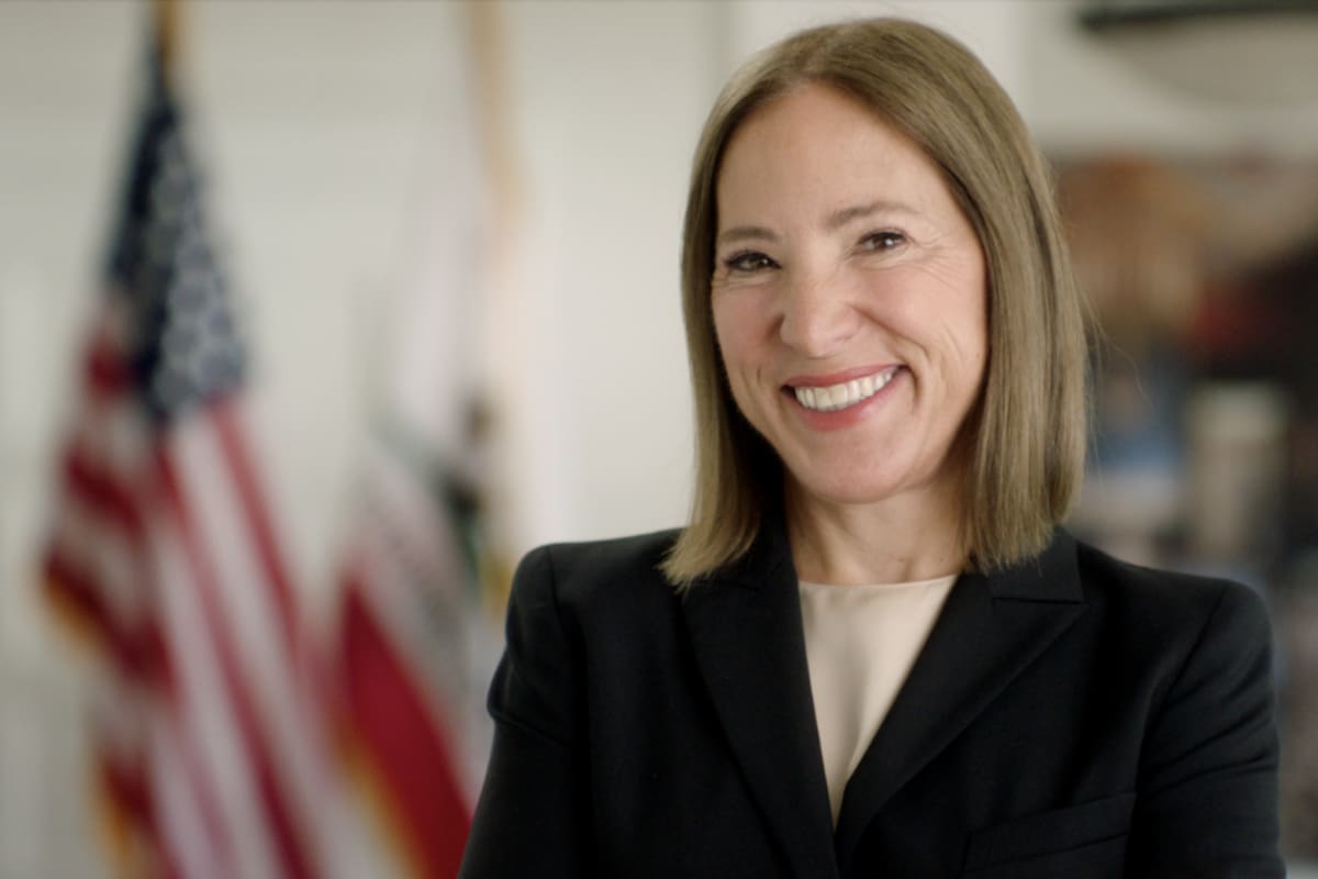 Eleni Kounalakis se bajó de su candidatura a gobernadora y ahora aspirará a tesorera estatal