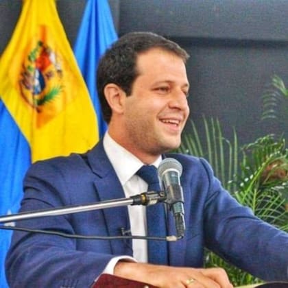 Elías Sayegh (Foto vía Twitter)