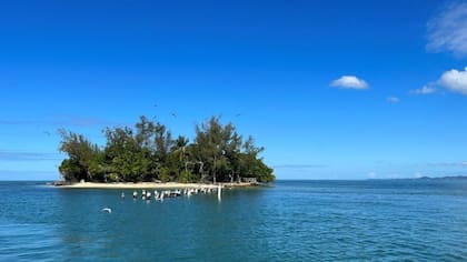 Elick Hernández se dedicaba a llevar turistas a Isla Ratones, un cayo ubicado en el pueblo de Cabo Rojo que ha ido desapareciendo por la erosión
