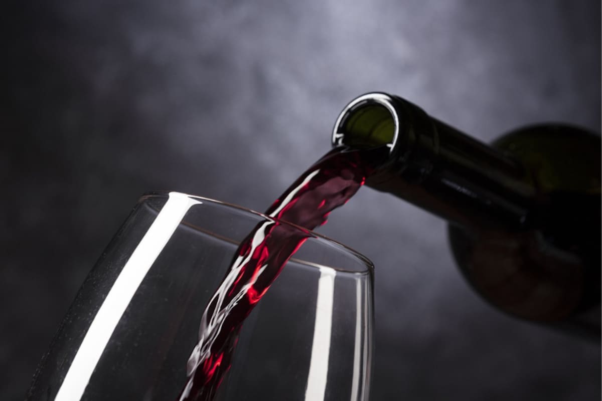 Eligieron "el peor vino" que pudieron comprar en un supermercado y ganaron un premio internacional