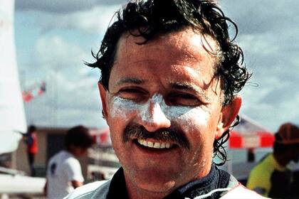 Eligió ayudar a otros competidores, les salvó la vida y logró la gloria eterna: el regatista Lawrence Lemieux y su espíritu olímpico