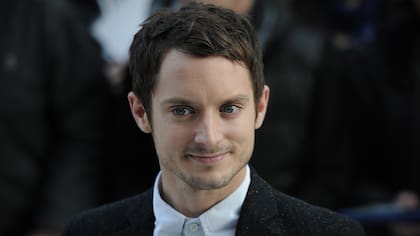 “Te desafían constantemente, de la mejor manera. Se trata tanto de mi propio crecimiento personal como del crecimiento de mis hijos”, contó Elijah Wood