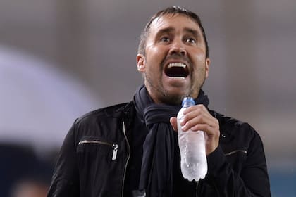 Eliminado de la Copa Sudamericana, Chacho Coudet, apunta a la Superliga