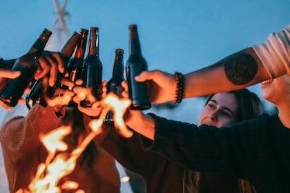 Eliminar o reducir de manera drástica el consumo de alcohol durante un par de semanas permite que el hígado sane y se pueda regenerar (Archivo)