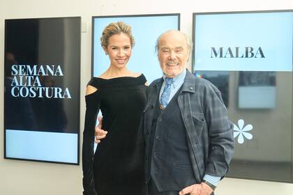 Elina Costantini, la organizadora de la Semana de la Alta Costura, junto a Gino Bogani