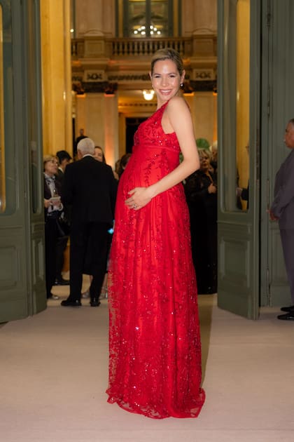 Elina Costantini, radiante en la dulce espera de su hija Kalo Milagro.