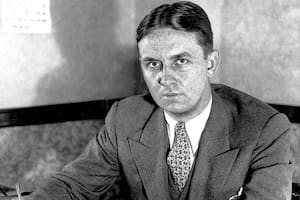 Eliot Ness, el agente de policía estadounidense que logró la derrota de Al Capone, pero se sumió en el alcohol y la depresión por no poder resolver un caso