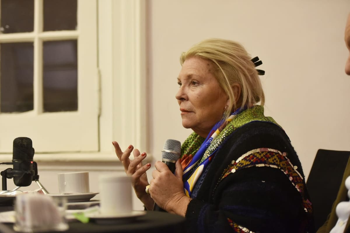 Elisa Carrió apuntó contra la vicepresidenta y el titular de la Cámara de Diputados