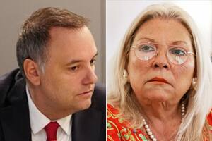 Elisa Carrió arremetió contra Manuel Adorni