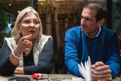 Elisa Carrió apoyó al radical Pablo Cervi, que sacó 3,75 puntos. La líder de la Coalición Cívica fue muy crítica de la jugada de Pro de acompañar la candidatura de Figueroa.
