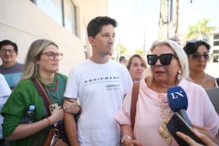 Qué dijo Elisa Carrió tras acompañar a tribunales a un dirigente de la Coalición Cívica allanado
