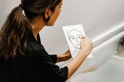 Elisa Heros, cosmiatra integrativa, difunde la técnica desde su cuenta @eliheros