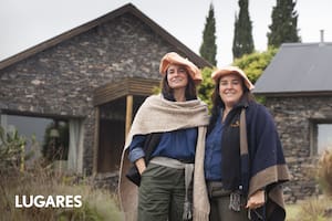 Las hermanas que recuperaron la casa de veraneo de la infancia y abrieron las puertas al turismo