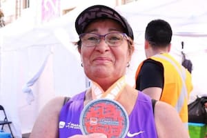La inspiradora historia de Ely, la bisabuela de 64 años que soñaba con correr una maratón y la terminó en más de 7 horas