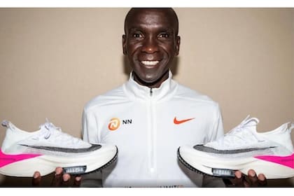 Eliud Kipchoge, de Kenya, y su zapatillas mágicas para hacer récord de maratón en 2019