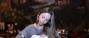 Una psicóloga española revela por qué el amor propio redefine la forma en que se elige a una pareja