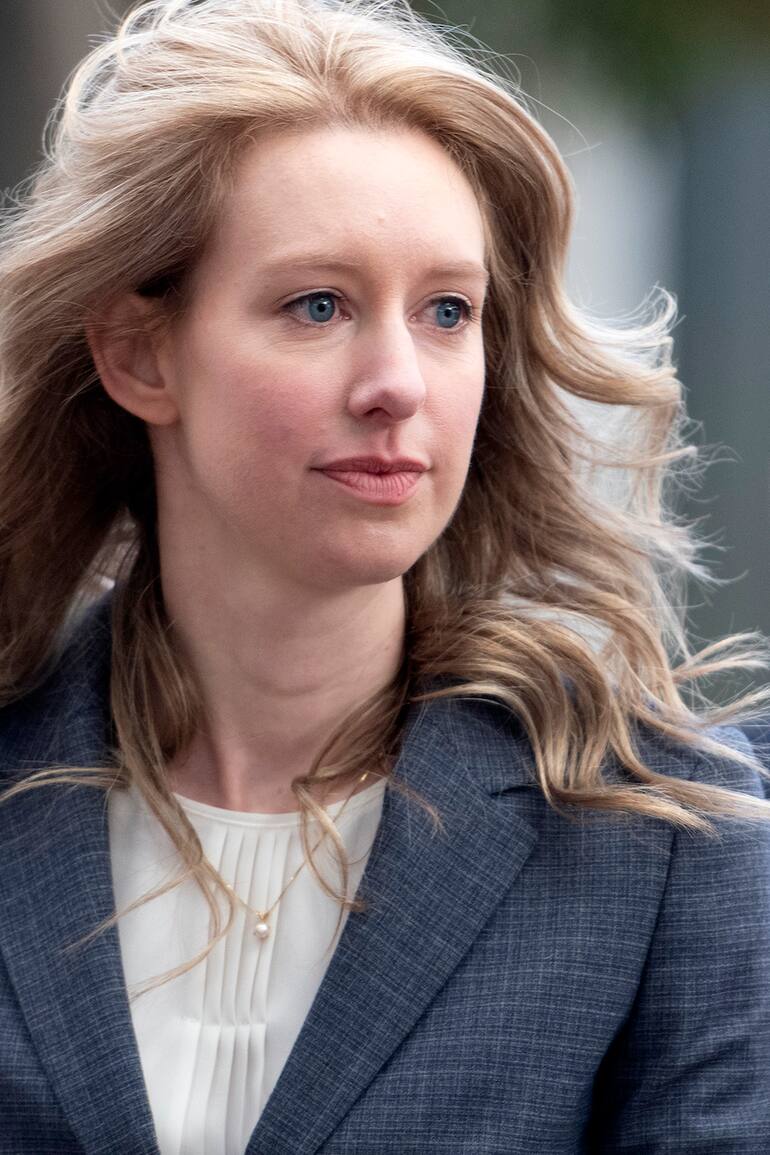 Elizabeth Holmes durante su juicio en 2019. Foto: Yichuan Cao/NurPhoto via Getty Images