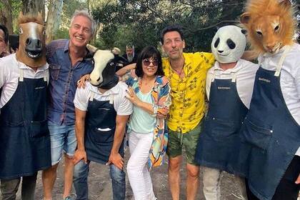 Elizabeth "La Negra" Vernaci cumplió 60 años el pasado día 24 y lo celebró este domingo rodeada de amigos con un gran festejo al aire libre