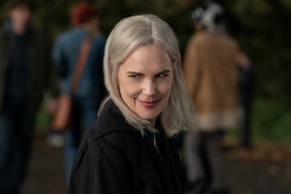 Elizabeth McGovern: el final de Downton Abbey, la obra que escribió por desesperación y su rol en una de las series más vistas de Netflix