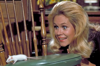 Elizabeth Montgomery fue la protagonista de Hechizada, serie estrenada en 1964