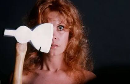 Elizabeth Montgomery fue nominada a un premio Emmy por su representación de Lizzie Borden en 1975