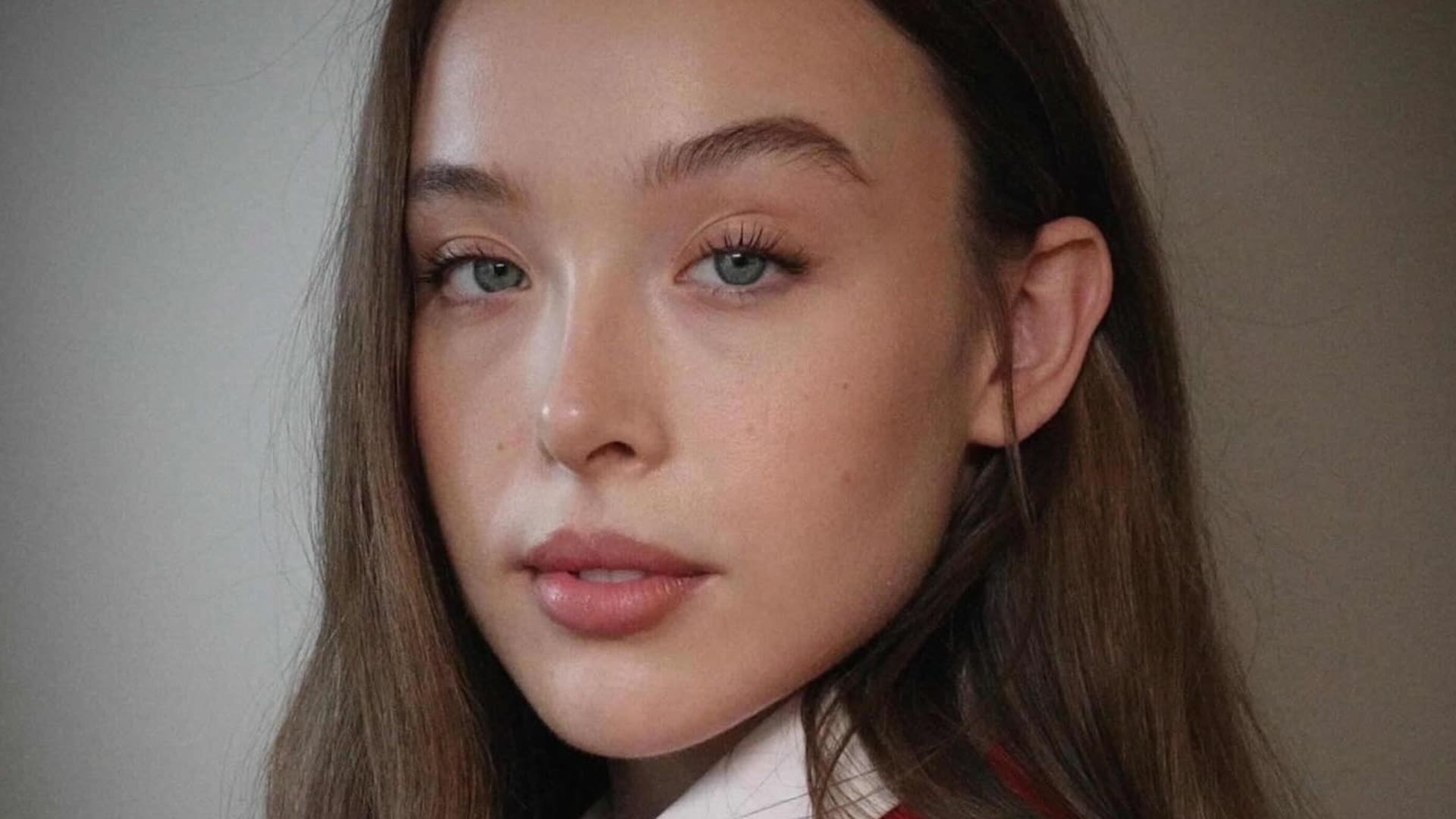 Ella Beatty es consciente de los privilegios que tiene por ser la hija de Annette Bening y Warren Beatty, pero espera "poder aportar algo significativo” con su trabajo