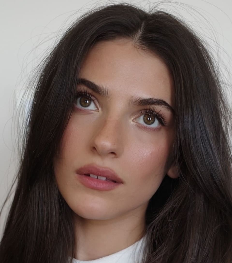 Ella Rubin tiene 24 años, nació en Nueva York y actúa desde los 11; después de pasar por Broadway y producciones como La idea de ti y Anora, consiguió su primer gran protagónico con Sterling Point