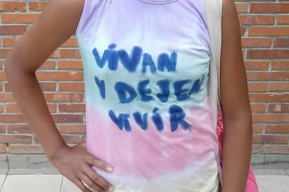 "Ella tenía que elegir una frase para su remera de la colonia. LISTO, ENTENDIÓ TODO", escribió en un posteo.