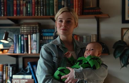 Elle Fanning, notable en el protagónico de Margo's Got Money Troubles