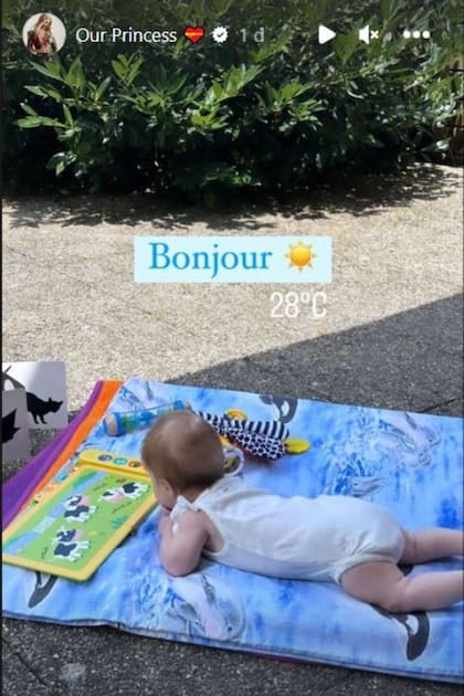 Elle, la beba de Maxi López y Daniela Christiansson, disfrutó de las altas temperaturas de Suiza junto a su mamá