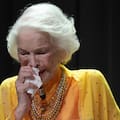 Ellen Burstyn recibió el León de Oro en Venecia y no pudo evitar la emoción