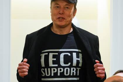 Elon Musk acude a una reunión de gabinete del presidente Donald Trump en Washington, el miércoles 26 de febrero de 2025. (Pool vía AP)