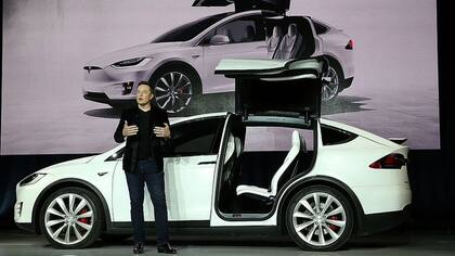 Elon Musk, CEO de Tesla, ha insistido en que sus vehículos operan dentro del margen de las regulaciones de cada país y que las cámaras incluidas en el sistema de vigilancia no son usadas con fines de espionaje