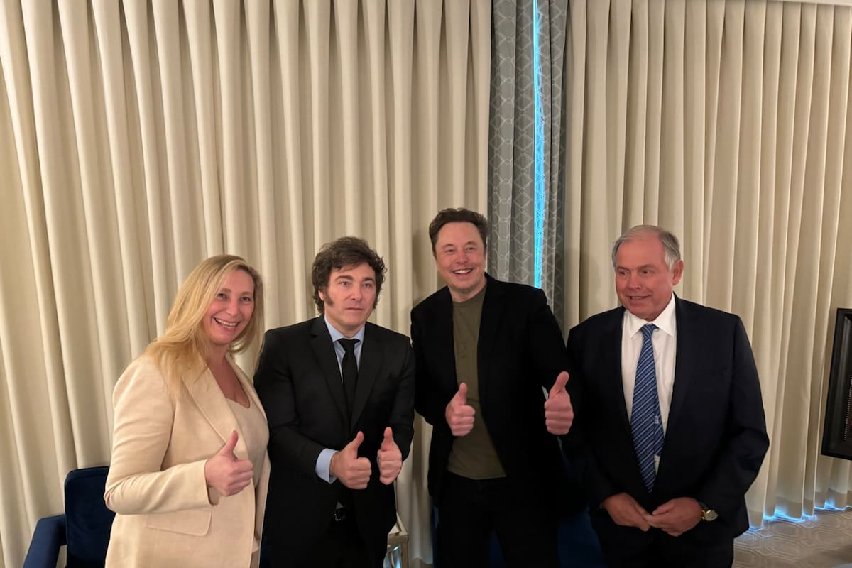 Elon Musk con Javier Milei, Karina Milei y el embajador Gerardo Werthein.