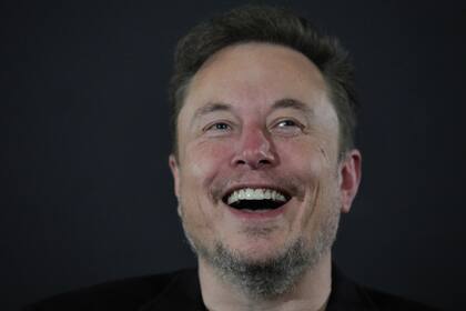 Elon Musk es el dueño de la empresa de internet satelital Starlink