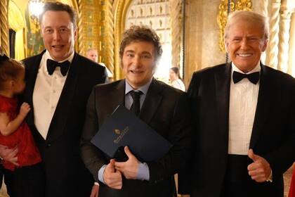 Elon Musk, Javier Milei y Donald Trump en Mar-a-Lago