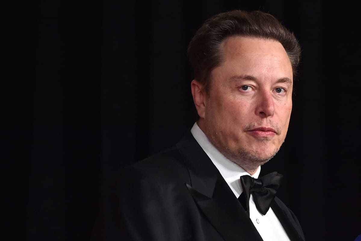 Elon Musk llega a un evento en Los Ángeles, el 13 de abril de 2024. (Foto de Jordan Strauss/Invision/AP, Archivo)