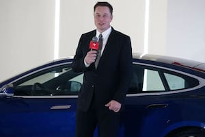 Elon Musk mantendrá su cargo de director ejecutivo de Tesla.