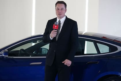 Elon Musk mantendrá su cargo de director ejecutivo de Tesla.