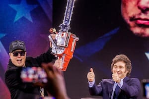 Elon Musk, Milei y la motosierra, en Washington