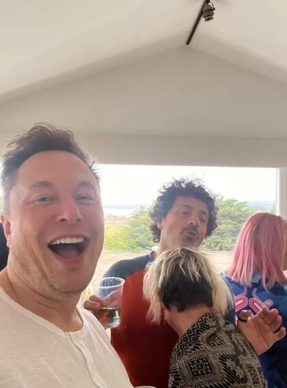 Elon Musk respondió a través de redes sociales al artículo de The Wall Street Journal donde se reveló que, supuestamente, habría tenido una relación con Nicole Shanahan, esposa de Sergey Brin, cofundador de Google y amigo cercano del magnate (Crédito: Twitter/WholeMarsBlog)
