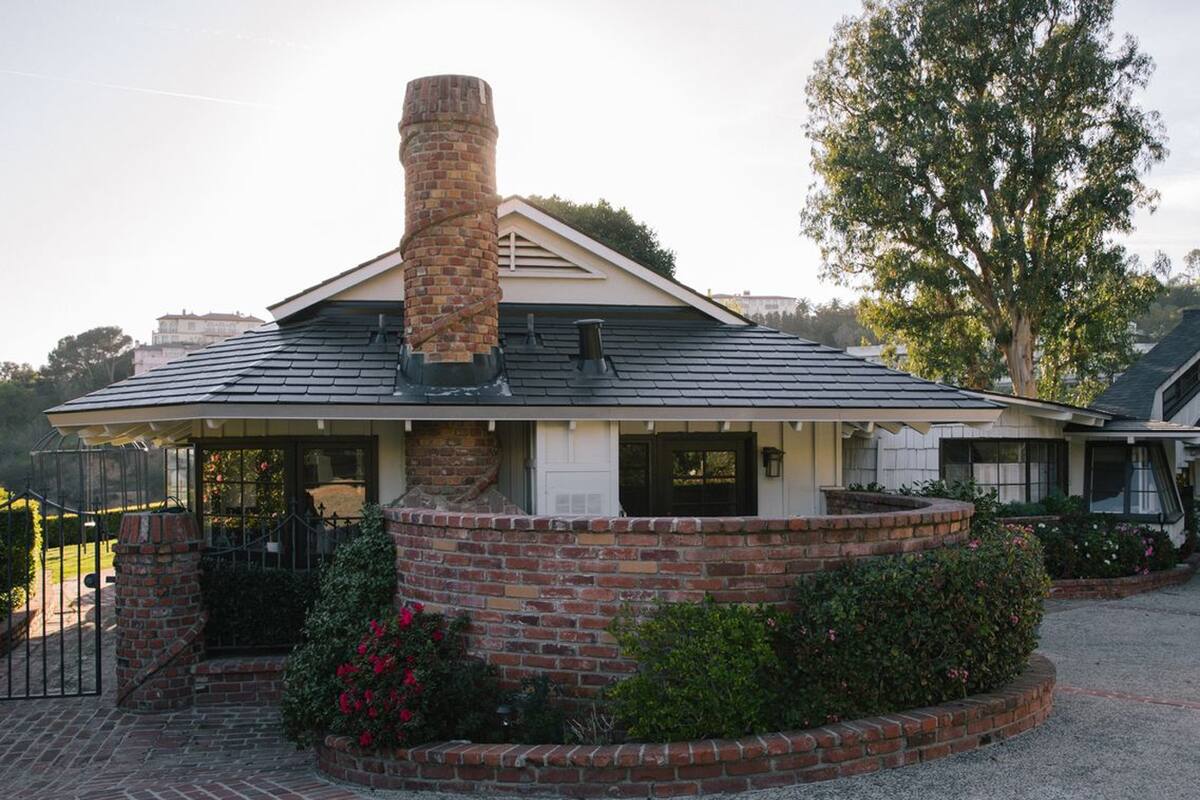 Elon Musk vendió la antigua casa de Gene Wilder a la familia del difunto actor y, además, les prestó el dinero para comprarla